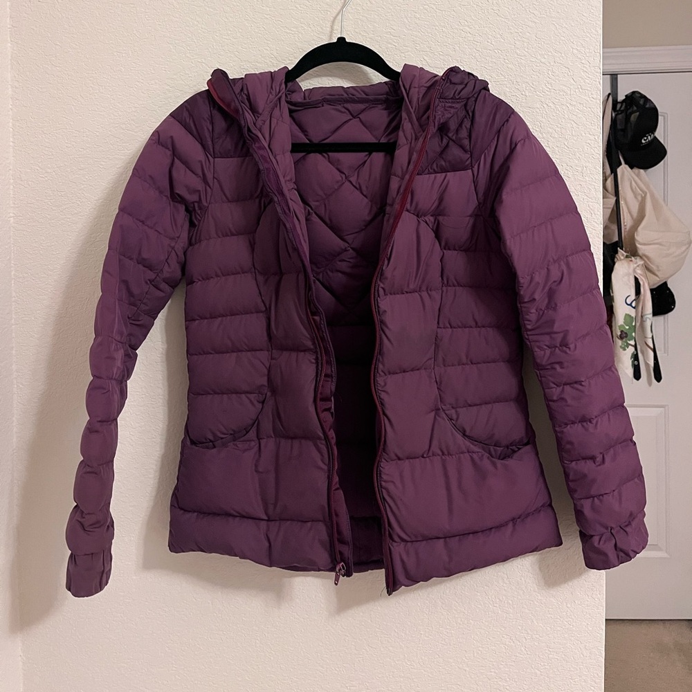 Lululemon Maroon Puffer Jacket - Flawed - S - Preloved